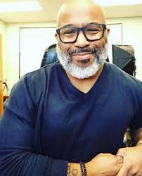 4 County cops at dollar general in greenville right meow