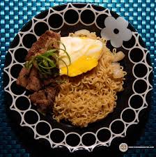 Lucky Me Instant Pancit Canton Chow Mein Original Flavor Pancit Food And Drink Chow Mein