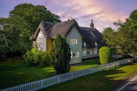 If you want to go by car, the driving distance between cambridge and city of london is 99.95 km. 45 Great Places To Live Within An Hour Of London Country Life