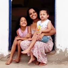 Equipa de trabalho surpreende nininiho vaz maia. Familia Maia Playboard