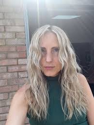 Desiree Hooper's Instagram, Twitter & Facebook