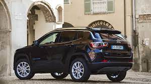 … here's how to participate: Jeep Compass 4xe Familienkraxler Stern De