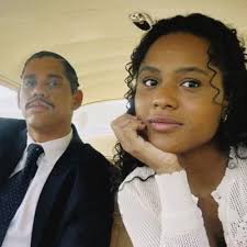 Garota do Momento hoje (18): veja resumo do capítulo deste sábado