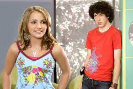 Dan schneider, creator and producer of many old nickelodeon shows like icarley, zoey 101, the amanda show, victorious, etc. Jamie Lynn Spears Claims The Real Reason Zoey 101 Ended Wasn T Pregnancy Teen Vogue