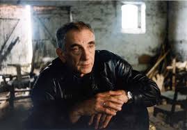 A filmmaker preoccupied with similarities and paradoxes. Krzysztof Kieslowski Dr Sales