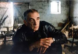 13 mart 1996) polonyalı film yönetmeni ve senaryo yazarı. Krzysztof Kieslowski Dr Sales