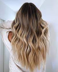 Reverse Balayage Is The Coolest Hair Color Trend For Blondes Glamour Reverse Balayage Honey Blonde Hair Honey Blonde Hair Color