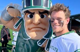 What apartments or houses are available in Nashville for a software  engineer looking for roommates or a place to rent under $1500?