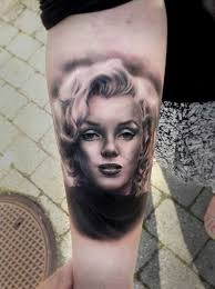(i) you are not at least 18 years of age or the age of majority in each and every jurisdiction in which you will or may view the sexually explicit material, whichever is higher (the age of majority), (ii) such material offends you, or. 3d Naturlich Aussehendes Portrat Der Marilyn Monroe Tattoo Am Arm Tattooimages Biz