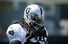 Oakland raiders running back marshawn lynch on saturday took a jab at president donald trump and commented on gentrification in oakland while on hbo's real time with bill published january 21, 2019. Marshawn Lynch Is Making Presence Felt During Raiders Training Camp The New York Times