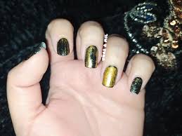 Uñas negras con toques dorados yo amo los. Diseno De Unas En Negro Y Dorado Ideal Para Navidad O Ano Nuevo Unas A Mil