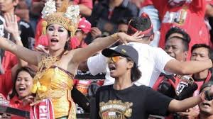 Ada peluang brwa nouri hengkang dari bali united. Chord Kunci Gitar Lagu Bangga Mengawalmu Bali United Semeton Dewata Buat Semangati Serdadu Tridatu Halaman All Tribunstyle Com