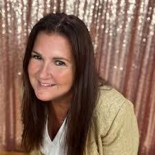 Tami Lange's Instagram, Twitter & Facebook