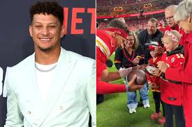 Patrick Mahomes Surprises Girl in Cancer Treatment With Game Ball