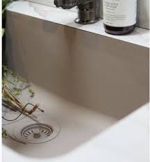 pair laminate with an undermount sink