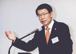 그러면서 정부가 모든 것을 다 보호해줄 수는 없다고 강조했다. ì€ì„±ìˆ˜ ë§ˆìŠ¤í¬ ë²—ê³  ë‹¤ë‹ ì¤„ ê³µë§¤ë„ ê¸ˆì§€ ì—°ìž¥ ì‹œì‚¬ ì¤'ì•™ì¼ë³´