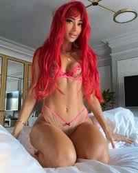Model who 'intimidates' men with her looks has '7,000 online ...