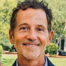 Introduction to Howard, a friendly dog