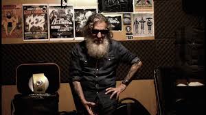 Pato larralde, cantante y sobrino del mítico folclorista josé larralde, es actualmente integrante de la banda sauron y más recientemente fundó los antiguos, otro proyecto surgido originalmente «para divertirnos». Entrevista Con Pato Larralde De Los Antiguos Youtube