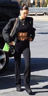 She's known by her beauty and her skills at modeling, her street style is so well valued and now you will see some of them You Re Going To Want To Emulate Bella Hadid S Style Here S How Gabrielle Arruda