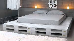 Nikmati juga pengalaman menyenangkan & lebih hemat untuk berbelanja tempat tidur palet dengan bebas ongkir hingga fitur cicilan 0% dari. Tempat Tidur Terbuat Dari Palet Dan Palet Tempat Tidur Palet Melakukannya Sendiri Tempat Tidur Palet Perangkat Desain Kenyamanan