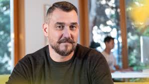 Eccentric antivirus software pioneer hangs himself in his jail cell after spanish court approved his extradition to the us on tax evasion charges. Future Connection Hat Einen Neuen Coo Netzwoche