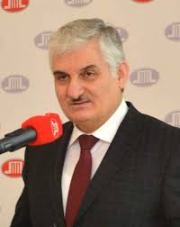 HUZURA AÇILAN PENCERE: AİLE DAS FENSTER, DAS SICH DEM WOHL ÖFFNET: DIE  FAMILIE