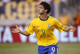 Born 2 september 1989), commonly known as alexandre pato (ˈpatu) or just pato. Pato Ingin Bela Brasil Di Piala Dunia 2018 Bolaskor Com