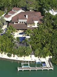 Sean Comb S Home On Star Island 19 545 Square Feet Celebrity Houses Hollywood Homes House Star