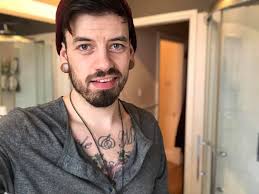 Hazel Ponsford (@lazel84)