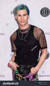 I had dyed my hair medium brown color, bc like overtone the darker the hair the less it will show. 31 Brad Mondo Ideas Haj