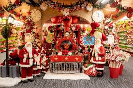 Ai giardini indro montanelli di milano, in zona porta venezia, torna per il tredicesimo anno il grande villaggio natalizio con pista di pattinaggio sul ghiaccio, casa di babbo natale, casa mamma. Chi Siamo Il Villaggio Di Babbo Natale