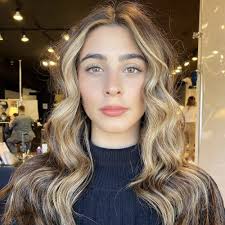 Best Blonde Colorist near Wilton, CT, États-Unis