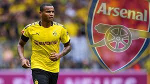 As one of the other much more amazing top facts about manuel akanji, one can suggest his remarkable communication skills. Verlasst Manuel Akanji Den Bvb Fc Arsenal Plant Wohl Erneuten Vorstoss Bei Borussia Dortmund Sportbuzzer De