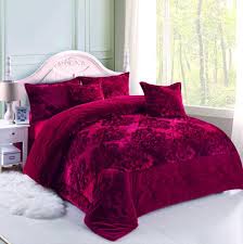 لحاف مخمل فرو ٦ قطع نفرين حشوه وسط لحاف نفرين ٢٤٠ ٢٦٠ شرشف مطاط٢٠٠ ٢٠٠ ٢ مخدة كبيره ٢ خداديه مربعه السعر 260 ريال نفر ونص 4 قطع لحاف ١٧٠ ٢٢٠ شرشف مطاط evler