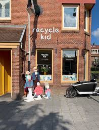 Recyclekid Boutique Tweedehands En Nieuwe Duurzame Schatten Zoeken In 2020 Schat Zoeken Duurzaamheid Amsterdam