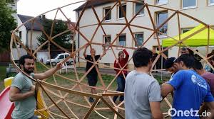 Your gift ensures round house can be a home for outstanding ensemble acting and lifelong learning. Integrationsprojekt Bei Der Fluchtlingsunterkunft Rundes Haus Fur Alle Kulturen Onetz