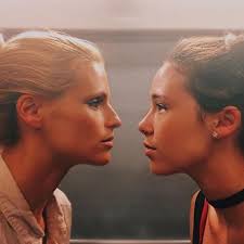 Aurora ramazzotti (born december 5, 1996) is the daughter of michelle hunziker and eros ramazzotti. Aurora Ramazzotti Ein Baby Von Goffredo Cerza Gala De