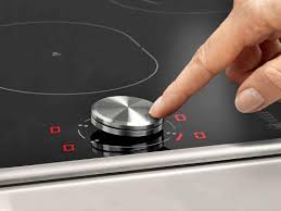 Neff bietet induktionskochfelder mit 30, 60, 70, 80 und 90 cm breite an. Das Richtige Kochfeld Induktion Gas Oder Elektro Schoner Wohnen