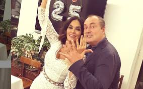 Bomboniere a uncinetto per 25 anni di matrimonio. Maria Grazia Cucinotta Festa Per Il Venticinquesimo Anniversario Di Matrimonio