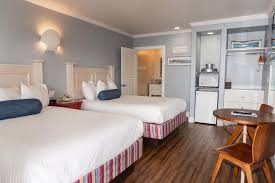 Beach street inn offers breathtaking views of monterey bay and a beach directly below. Beach Street Inn And Suites Santa Cruz Updated 2021 Prices