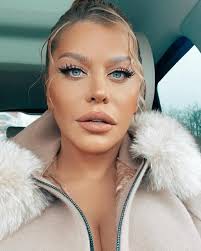 Loredana groza adlı sanatçının yeni parçalarını, albümlerini ve görüntülerini bul. Loredana Groza DesfiinÅ£atÄƒ De Fani Ce Au Spus InternauÅ£ii Despre Ultima Sa ApariÅ£ie Erai Mult Mai FrumoasÄƒ Impact