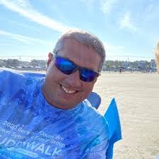 Leslie Blake's Instagram, Twitter & Facebook