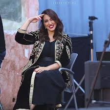 Born 25 july 1978) is a moroccan singer. Ø§Ù„ÙÙ†Ø§Ù†Ø© Ø£Ø³Ù…Ø§Ø¡ Ù„Ù…Ù†ÙˆØ± ØªØ·Ù„Ù‚ Ù…Ø³Ø§Ø¨Ù‚Ø© Ø£Ø­Ø³Ù† ÙƒÙˆÙØ± Ù„Ø£ØºÙ†ÙŠØ© ØµØ¨ÙŠØ© Ù…Ø¬Ù„Ø© Ø³ÙŠØ¯ØªÙŠ
