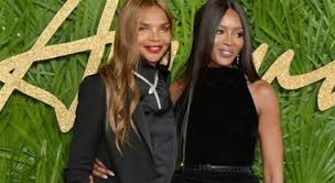Naomi campbell mamma a quasi 51 anni. Naomi Campbell Le Dediche Alla Madre E A Donatella Versace