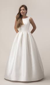 Maybe you would like to learn more about one of these? Satin Prinzessinnen Brautkleid Individuelle Massanfertigung Kleiderfreuden