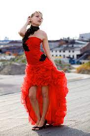Elegantes empire brautkleid tüll mit schleppe rotes brautkleid. Rotes Brautkleid Vorne Kurz Hinten Lang Mit Schleppe Kleiderfreuden