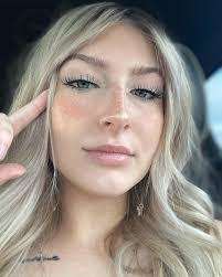 Krystal Hubbard's Instagram, Twitter & Facebook