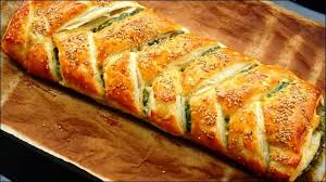 Con un pincel pinte la orilla de cada cuadrito con el también puede acompañar las salchichas de salsa barbecue. Recetas Caseras Con Hojaldre Cocina