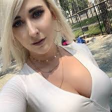 Heather Monroe's Instagram, Twitter & Facebook